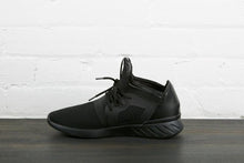 Load image into Gallery viewer, All Black Sneaker Right Foot SaharaFashion