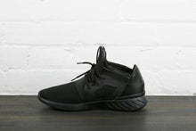 Load image into Gallery viewer, All Black Sneaker Right Foot SaharaFashion